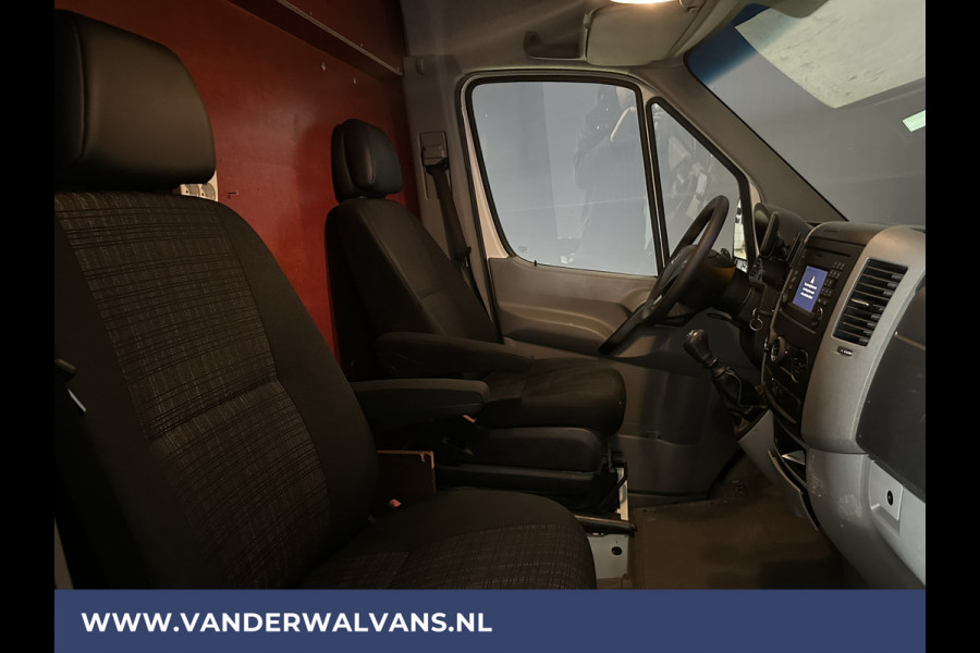 Mercedes-Benz Sprinter 316 CDI 163 pk L2H2 Euro6 Airco | Omvormer | Camera | 2800kg Trekhaak Cruisecontrol, Chauffeursstoel