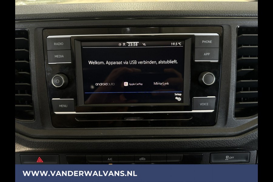 Volkswagen Crafter 2.0 TDI L3H3 L2H2 Euro6 Airco | Imperiaal | Cruisecontrol | Trekhaak Apple Carplay, Android Auto, Parkeersensoren, Sidebars, Bijrijdersbank, trap