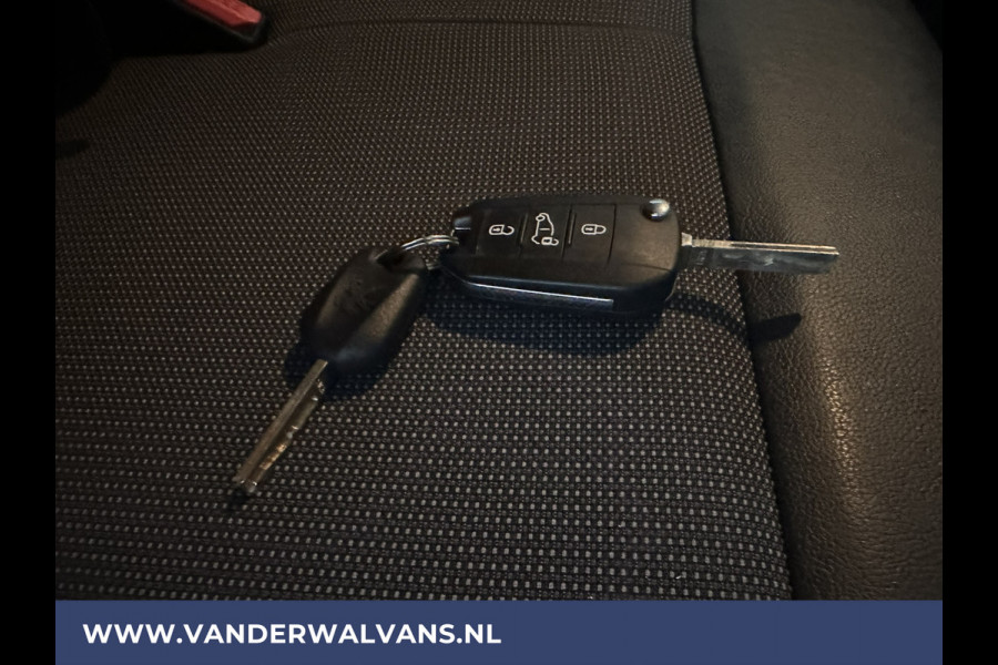 Peugeot Expert 2.0 BlueHDI 123pk L1H1 Euro6 Airco | Navigatie | Apple Carplay | Imperiaal | 2500kg Trekhaak Cruisecontrol, Android Auto, Parkeersensoren, Bijrijdersbank