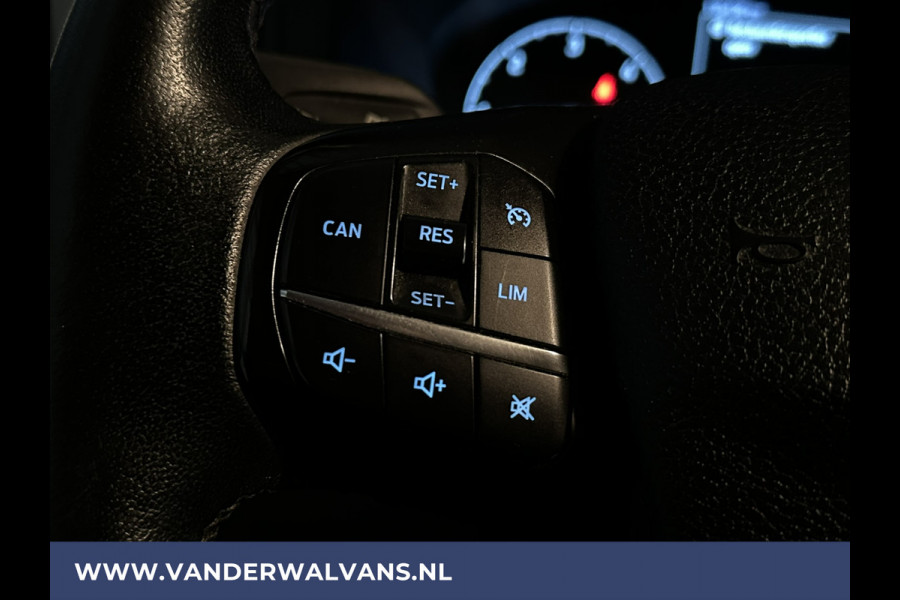 Ford Transit 2.0 TDCI 131pk L3H2 Euro6 Airco | Camera | Navigatie | Apple Carplay | Cruisecontrol Stoelverwarming, Verwarmde voorruit, Parkeersensoren, Bijrijdersbank, 2500kg trekvermogen