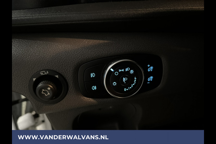 Ford Transit 2.0 TDCI 131pk L3H2 Euro6 Airco | Camera | Navigatie | Apple Carplay | Cruisecontrol Stoelverwarming, Verwarmde voorruit, Parkeersensoren, Bijrijdersbank, 2500kg trekvermogen