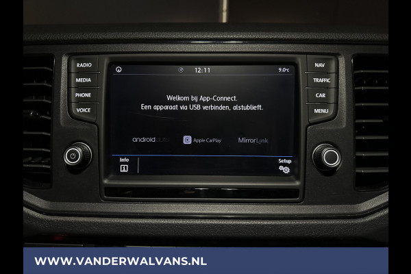 Volkswagen Crafter 2.0 TDI 140 pk L3H3 L2H2 Euro6 Airco | Navigatie | Apple Carplay | Cruisecontrol Android Auto, Bijrijdersbank, 3000kg trekvermogen, zilver