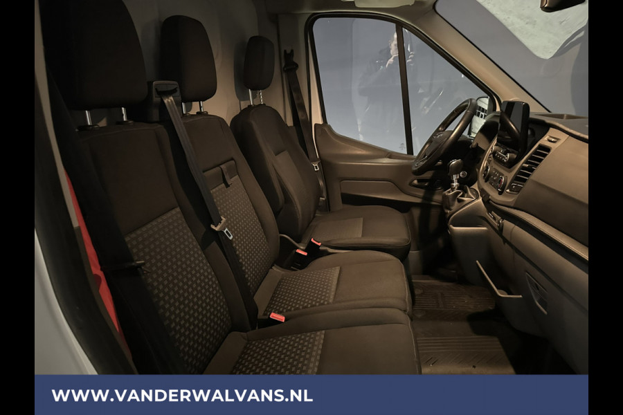 Ford Transit 2.0 TDCI 131pk L3H2 Euro6 ** Airco | Camera | Navigatie | Apple Carplay | Cruisecontrol Android Auto, Verwarmde voorruit, Stoelverwarming, Parkeersensoren, Bijrijdersbank