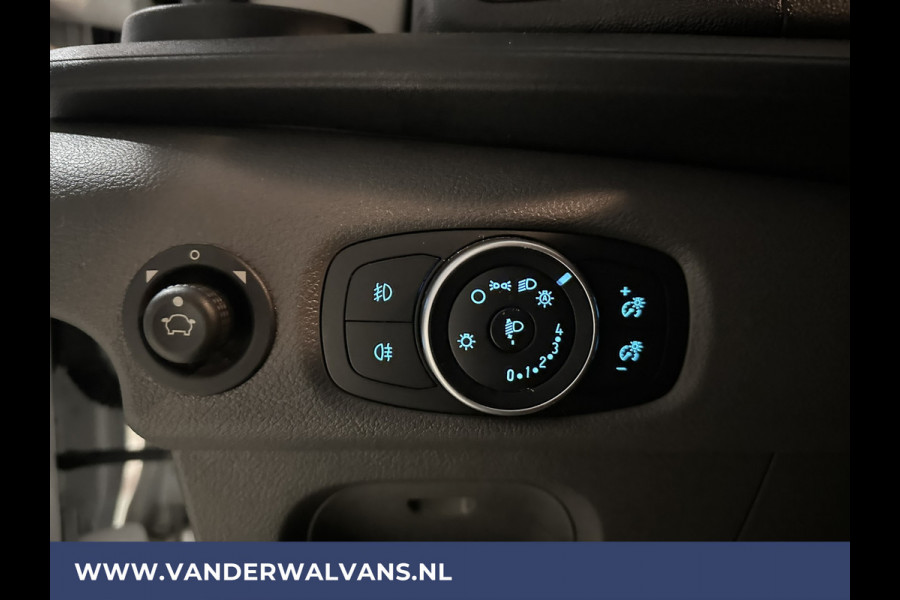 Ford Transit 2.0 TDCI 131pk L3H2 Euro6 ** Airco | Camera | Navigatie | Apple Carplay | Cruisecontrol Android Auto, Verwarmde voorruit, Stoelverwarming, Parkeersensoren, Bijrijdersbank