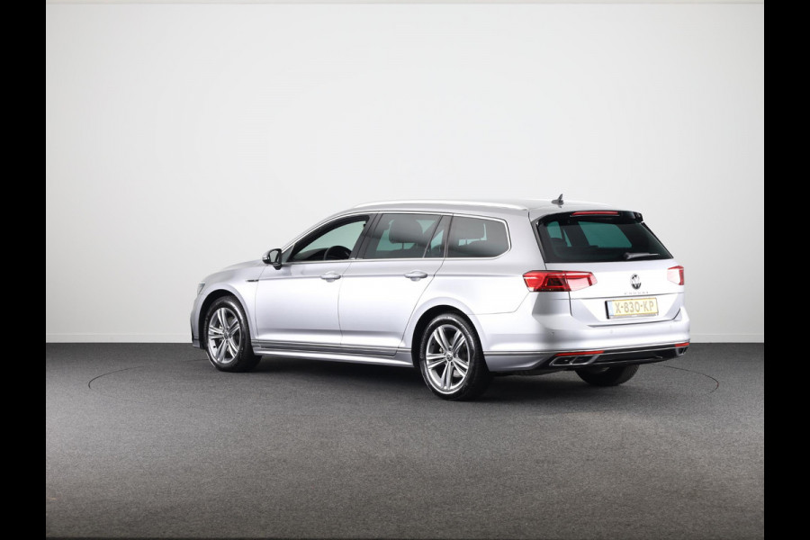 Volkswagen Passat Variant 1.5 TSI R-Line Business 150 pk Automaat (DSG) | Verlengde garantie | Navigatie | Parkeersensoren | Achteruitrijcamera | Stoelverwarming | Matrix LED koplampen |