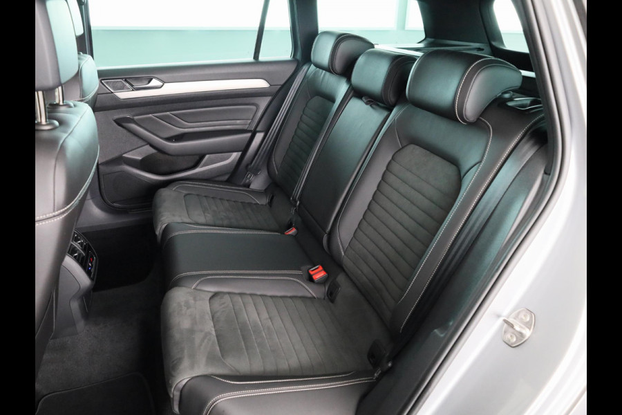 Volkswagen Passat Variant 1.5 TSI R-Line Business 150 pk Automaat (DSG) | Verlengde garantie | Navigatie | Parkeersensoren | Achteruitrijcamera | Stoelverwarming | Matrix LED koplampen |
