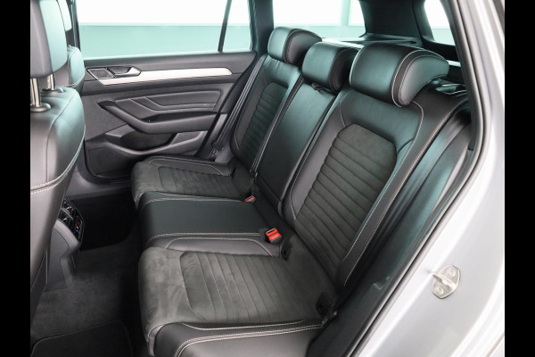 Volkswagen Passat Variant 1.5 TSI R-Line Business 150 pk Automaat (DSG) | Verlengde garantie | Navigatie | Parkeersensoren | Achteruitrijcamera | Stoelverwarming | Matrix LED koplampen |