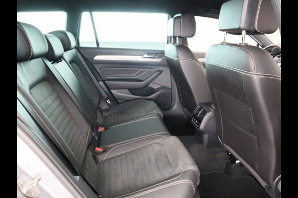 Volkswagen Passat Variant 1.5 TSI R-Line Business 150 pk Automaat (DSG) | Verlengde garantie | Navigatie | Parkeersensoren | Achteruitrijcamera | Stoelverwarming | Matrix LED koplampen |