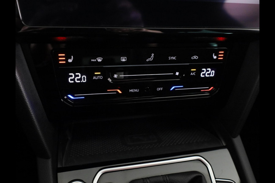 Volkswagen Passat Variant 1.5 TSI R-Line Business 150 pk Automaat (DSG) | Verlengde garantie | Navigatie | Parkeersensoren | Achteruitrijcamera | Stoelverwarming | Matrix LED koplampen |