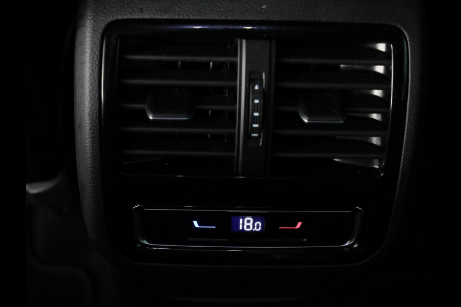 Volkswagen Passat Variant 1.5 TSI R-Line Business 150 pk Automaat (DSG) | Verlengde garantie | Navigatie | Parkeersensoren | Achteruitrijcamera | Stoelverwarming | Matrix LED koplampen |
