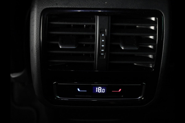 Volkswagen Passat Variant 1.5 TSI R-Line Business 150 pk Automaat (DSG) | Verlengde garantie | Navigatie | Parkeersensoren | Achteruitrijcamera | Stoelverwarming | Matrix LED koplampen |