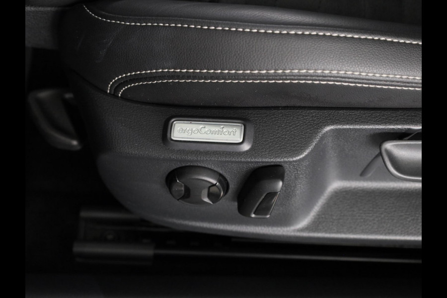 Volkswagen Passat Variant 1.5 TSI R-Line Business 150 pk Automaat (DSG) | Verlengde garantie | Navigatie | Parkeersensoren | Achteruitrijcamera | Stoelverwarming | Matrix LED koplampen |