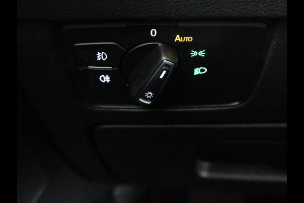 Volkswagen Passat Variant 1.5 TSI R-Line Business 150 pk Automaat (DSG) | Verlengde garantie | Navigatie | Parkeersensoren | Achteruitrijcamera | Stoelverwarming | Matrix LED koplampen |