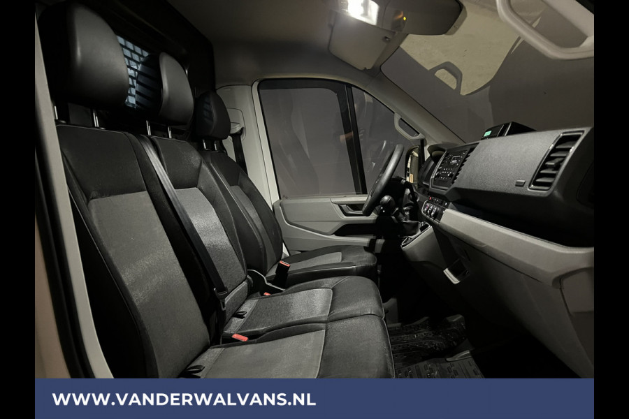 Volkswagen Crafter 2.0 TDI 141pk L4H3 L3H2 Euro6 ** Airco | 3000kg trekhaak | Cruisecontrol | Parkeersensoren Bijrijdersbank