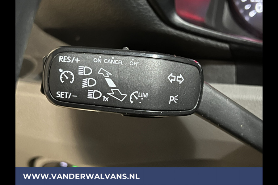 Volkswagen Crafter 2.0 TDI 141pk L4H3 L3H2 Euro6 ** Airco | 3000kg trekhaak | Cruisecontrol | Parkeersensoren Bijrijdersbank