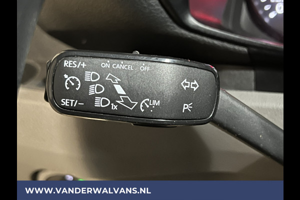 Volkswagen Crafter 2.0 TDI 141pk L4H3 L3H2 Euro6 ** Airco | 3000kg trekhaak | Cruisecontrol | Parkeersensoren Bijrijdersbank