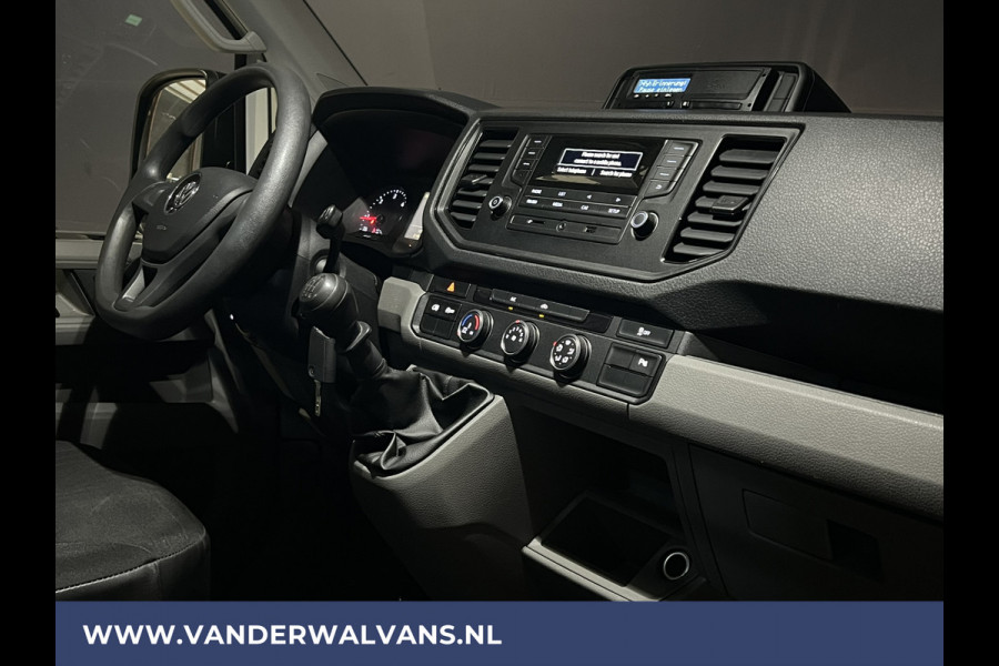 Volkswagen Crafter 2.0 TDI 141pk L4H3 L3H2 Euro6 ** Airco | 3000kg trekhaak | Cruisecontrol | Parkeersensoren Bijrijdersbank