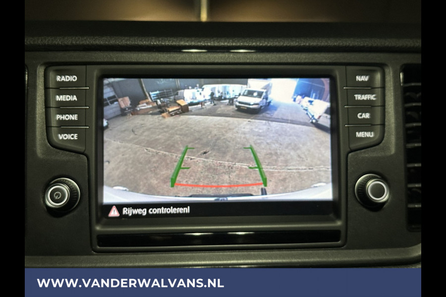Volkswagen Crafter 2.0 TDI 177pk L3H3 L2H2 Euro6 Airco | Massagestoel | Camera | Navigatie | Apple Carplay Android Auto, Cruisecontrol, Chauffeursstoel, 3000kg trekvermogen