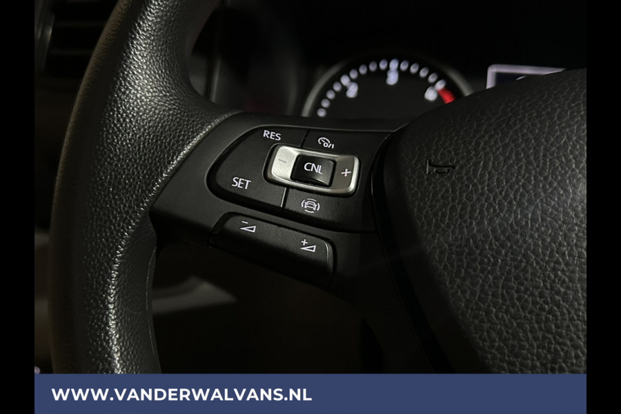Volkswagen Crafter 2.0 TDI 177pk L3H3 L2H2 Euro6 Airco | Massagestoel | Camera | Navigatie | Apple Carplay Android Auto, Cruisecontrol, Chauffeursstoel, 3000kg trekvermogen