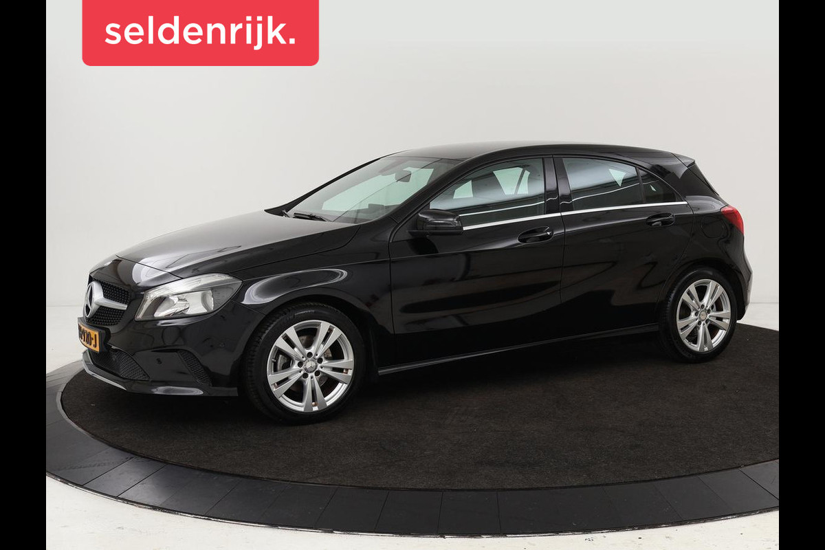 Mercedes-Benz A-Klasse 180 Urban | Stoelverwarming | Navigatie | Sportstoelen | Half leder | Cruise control | Park Assist | Airco | Bluetooth