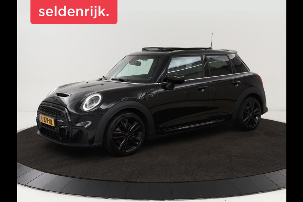 MINI Cooper S 2.0 John Cooper Works | Panoramadak | Stoelverwarming | Camera | Carplay | Full LED | Leder | Harman/Kardon | Climate control | Cruise control