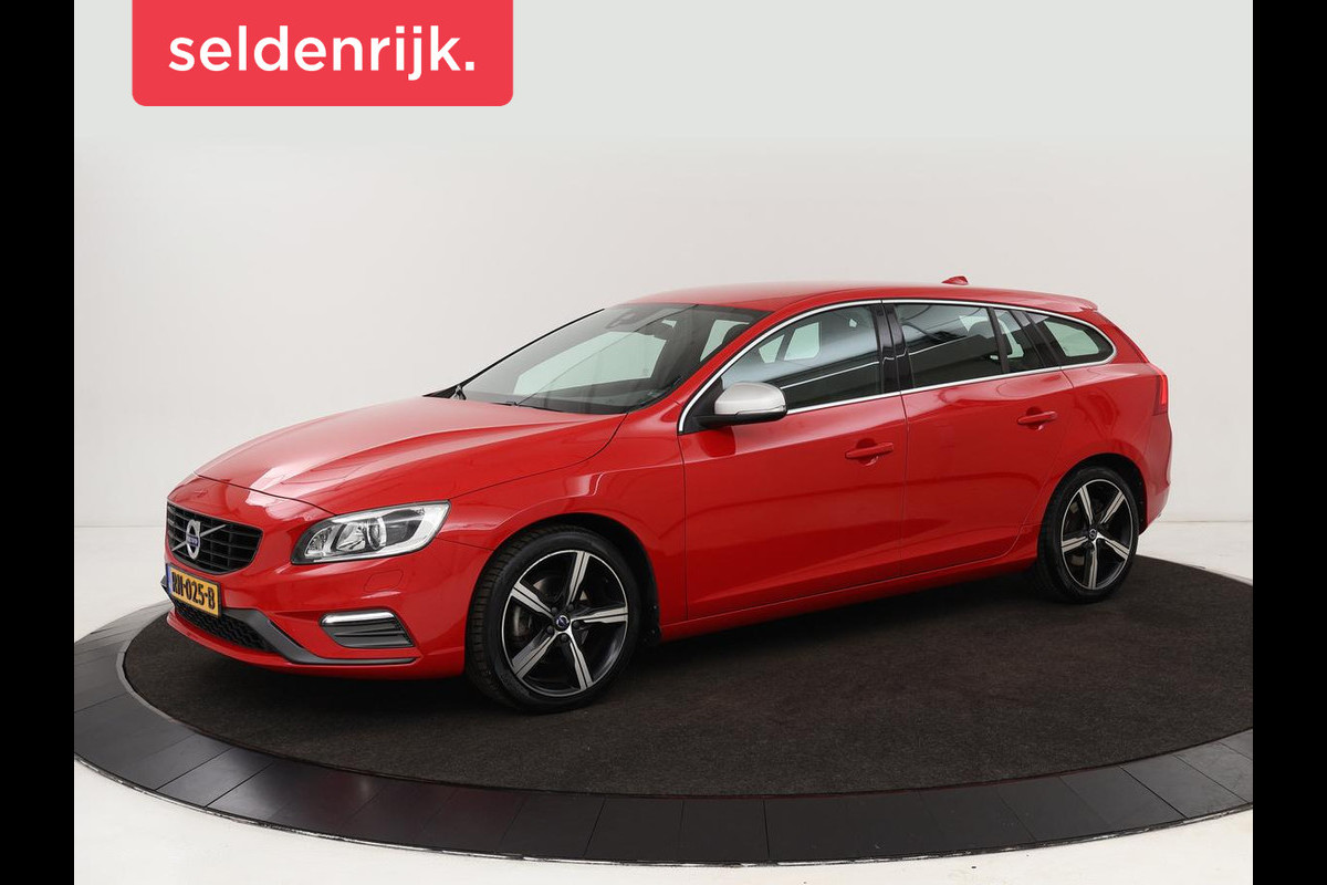 Volvo V60 2.0 T4 Sport | Stoelverwarming | Trekhaak | Xenon | Navigatie | Leder/Alcantara | PDC | Climate control | Cruise control | Bluetooth
