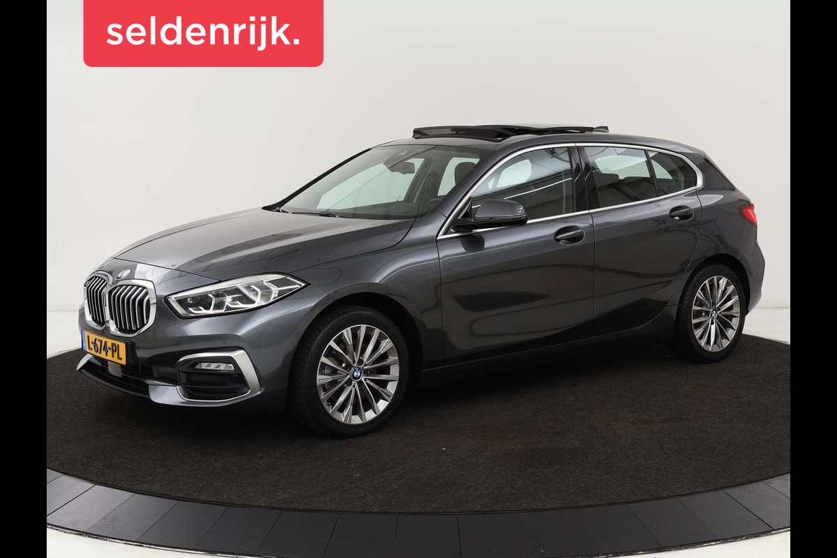 BMW 1-serie 118i Business Edition | Luxury Line | Panoramadak | Leder | Stoel & stuurverwarming | Camera | Carplay | Full LED | Live Cockpit | Navigatie | HiFi System | Parkeerhulp | Climate control