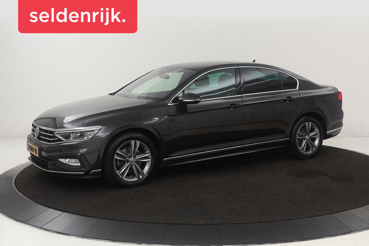 Volkswagen Passat 1.5 TSI R Line | Stoelverwarming | Matrix LED | Adaptive cruise | Carplay | Leder/Alcantara | Navigatie | Parkeerhulp Volkswagen Passat 1.5 TSI R Line | Stoelverwarming | Matrix LED | Adaptive cruise | Carplay | Leder/Alcantara | Navigatie | Parkeerhulp