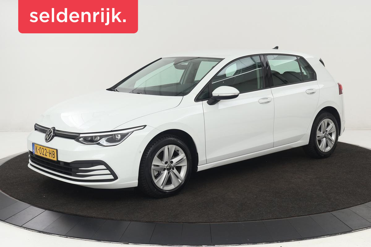 Volkswagen Golf 1.0 eTSI Life | Camera | Adaptive cruise | Memory | Full LED | Carplay | Side Assist | Park Assist | Sfeerverlichting | DAB Volkswagen Golf 1.0 eTSI Life | Camera | Adaptive cruise | Memory | Full LED | Carplay | Side Assist | Park Assist | Sfeerverlichting | DAB