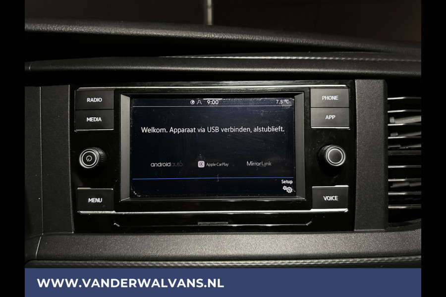Volkswagen Transporter 2.0 TDI 150 pk L2H1 Euro6 # Airco | Trekhaak | Cruisecontrol | Apple Carplay | PDC Parkeersensoren, Android Auto