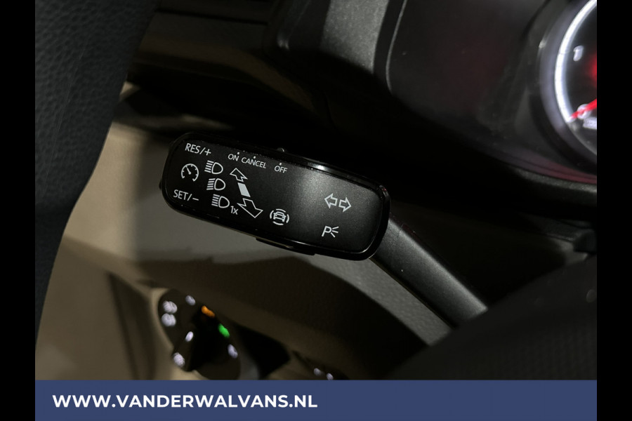 Volkswagen Transporter 2.0 TDI 150 pk L2H1 Euro6 # Airco | Trekhaak | Cruisecontrol | Apple Carplay | PDC Parkeersensoren, Android Auto