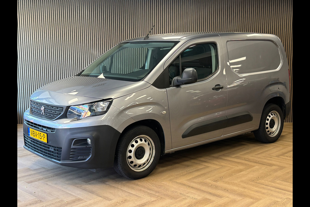 Peugeot Partner 1.6 BlueHDI Premium APPLE CARPLAY / CRUISE / TREKHAAK / CAMERA / PARKEERSENSOREN / AIRCO Peugeot Partner 1.6 BlueHDI Premium APPLE CARPLAY / CRUISE / TREKHAAK / CAMERA / PARKEERSENSOREN / AIRCO