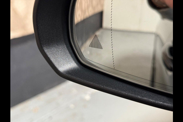 Mercedes-Benz C-Klasse 180 AMG Line | Sfeerverlichting | Stoelverwarming | Camera | Cruise control