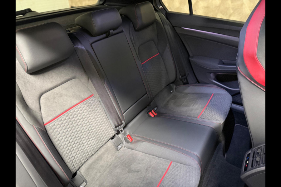 Volkswagen Golf 2.0 TSI GTI Clubsport | Pano | Nardo | Keyless | Side assist | IQ Light