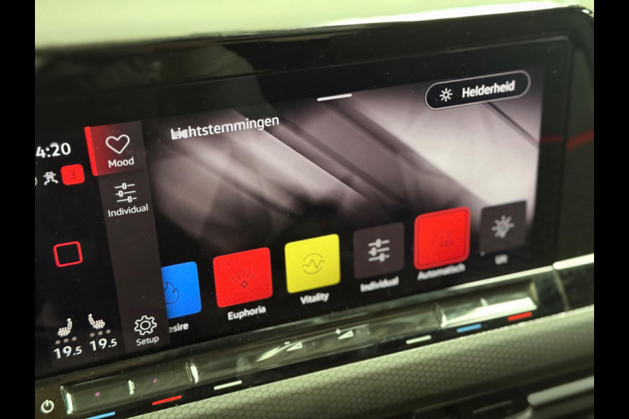 Volkswagen Golf 2.0 TSI GTI Clubsport | Pano | Nardo | Keyless | Side assist | IQ Light