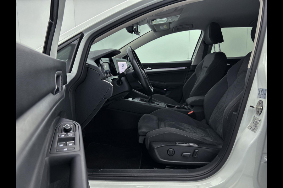 Volkswagen GOLF Variant 1.0 TSI Life Business (NAVIGATIE, STOEL-/STUURVERWARMING, CAMERA, MASSAGESTOELEN, 1e EIGENAAR)