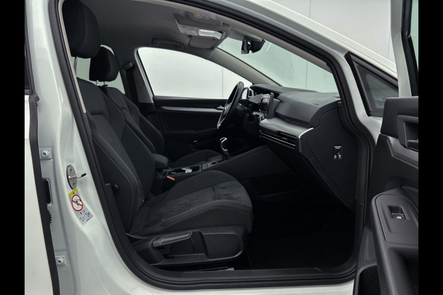 Volkswagen GOLF Variant 1.0 TSI Life Business (NAVIGATIE, STOEL-/STUURVERWARMING, CAMERA, MASSAGESTOELEN, 1e EIGENAAR)