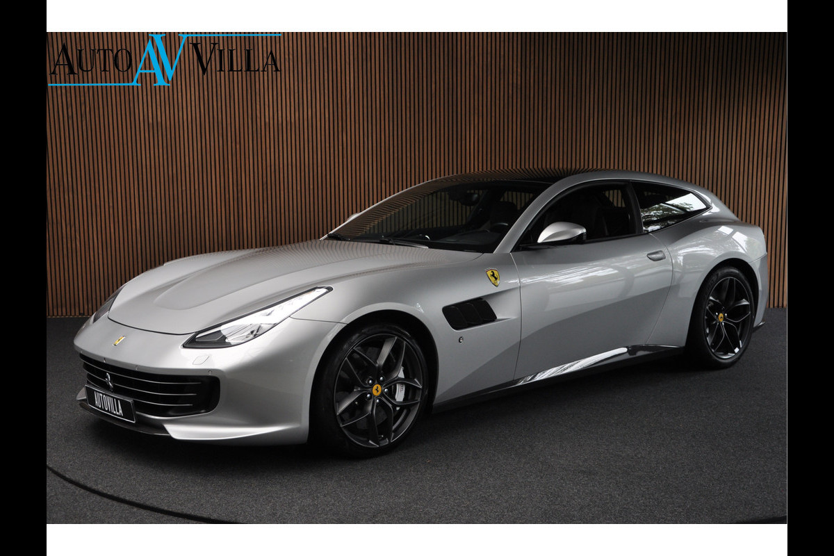 Ferrari GTC4 3.9 V8 Lusso T Carbon Passengerdisplay JBL Liftsysteem Carplay Daytona style seats Camera Leer Navi Elektr. bedienbaar achterklep 6-delige lederen kofferset Ferrari GTC4 3.9 V8 Lusso T Carbon Passengerdisplay JBL Liftsysteem Carplay Daytona style seats Camera Leer Navi Elektr. bedienbaar achterklep 6-delige lederen kofferset