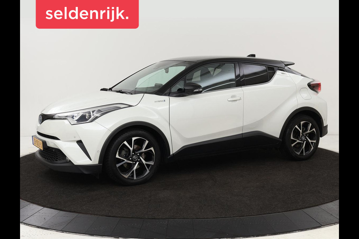 Toyota C-HR 1.8 Hybrid Style | Stoelverwarming | Trekhaak | Adaptive cruise | JBL Sound | Camera | Navigatie | Keyless | Dodehoek detectie Toyota C-HR 1.8 Hybrid Style | Stoelverwarming | Trekhaak | Adaptive cruise | JBL Sound | Camera | Navigatie | Keyless | Dodehoek detectie