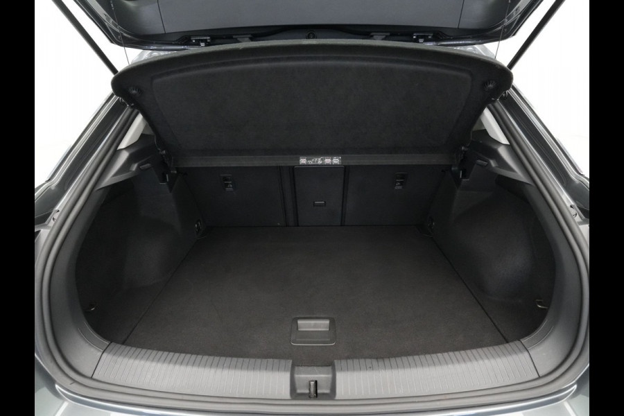 Volkswagen T-Roc 1.0 TSI 110pk Style Navigatie Pdc Acc Lm Velgen 217