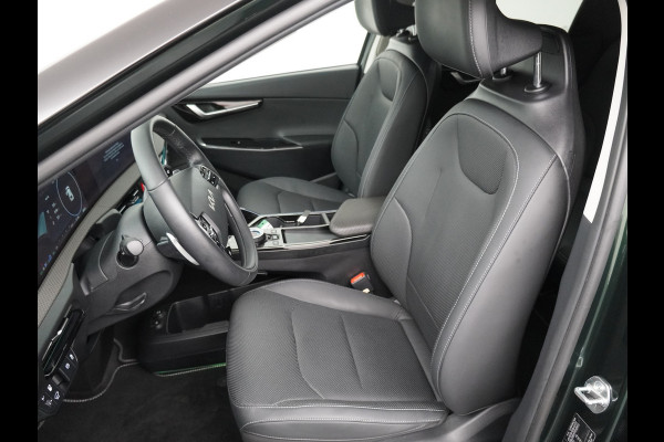 Kia Ev6 Plus 77.4 kWh Apple Carplay/ Android Auto - Cruise Control Adaptief - Dodehoekdetectie - Navigatie - Stoel/Stuurverwarming - Fabrieksgarantie tot 04-2031