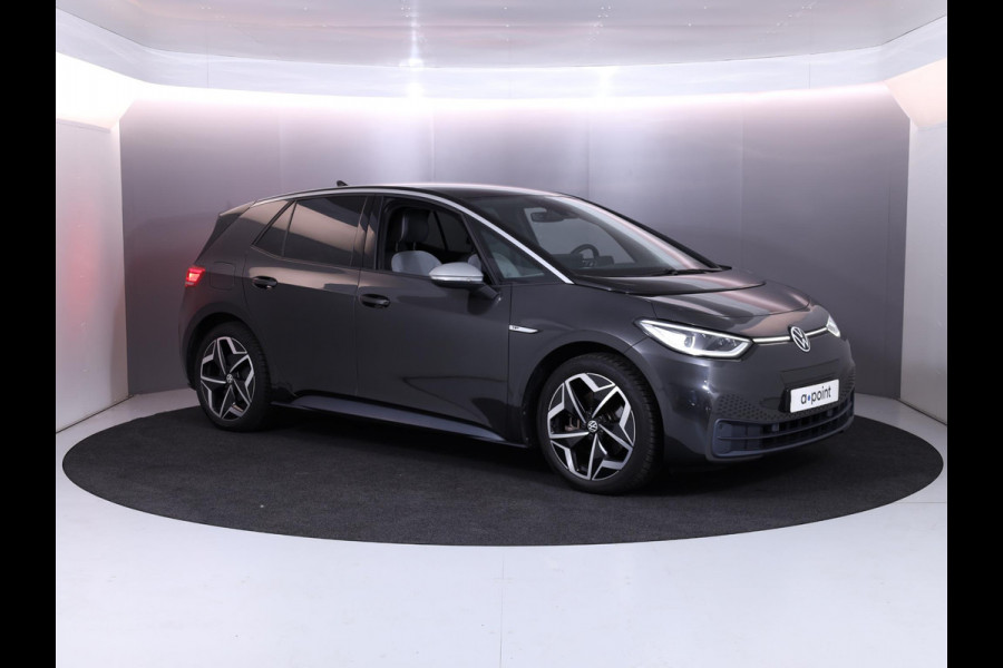 Volkswagen ID.3 First Plus 58 kWh 204 pk | Navigatie | Parkeersensoren | Achteruitrijcamera | Adaptieve cruise control | Matrix LED koplampen | Stoelverwarming |