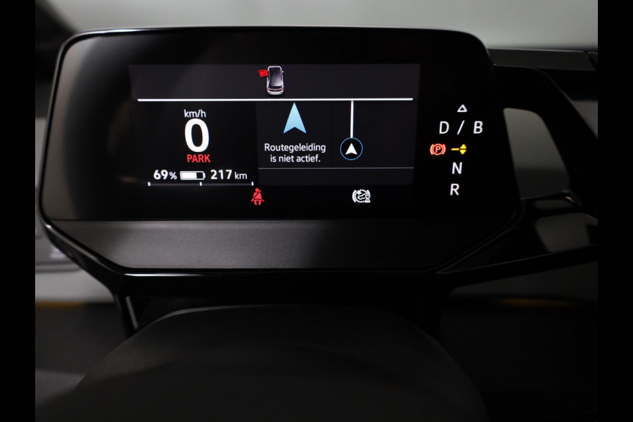 Volkswagen ID.3 First Plus 58 kWh 204 pk | Navigatie | Parkeersensoren | Achteruitrijcamera | Adaptieve cruise control | Matrix LED koplampen | Stoelverwarming |