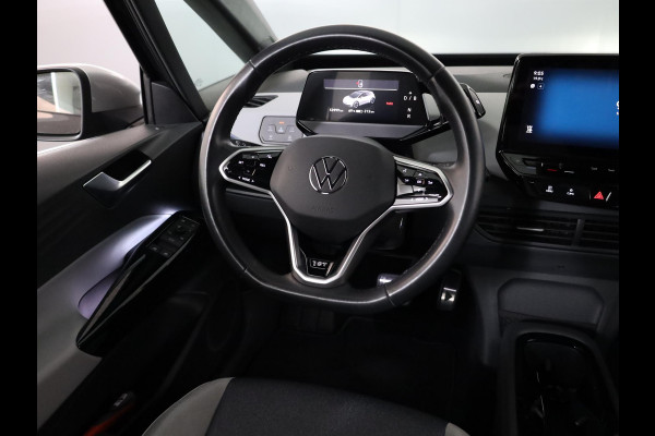 Volkswagen ID.3 First Plus 58 kWh 204 pk | Navigatie | Parkeersensoren | Achteruitrijcamera | Adaptieve cruise control | Matrix LED koplampen | Stoelverwarming |