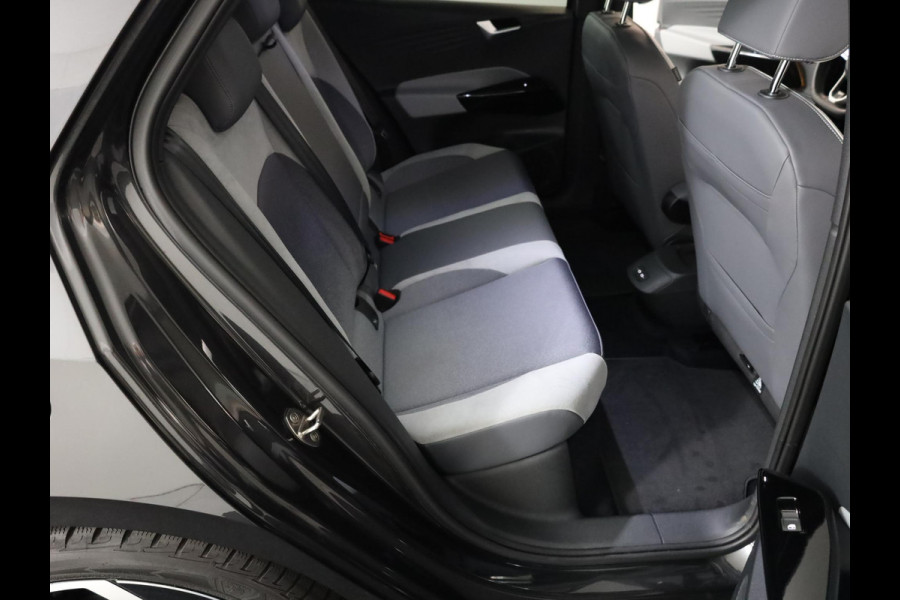 Volkswagen ID.3 First Plus 58 kWh 204 pk | Navigatie | Parkeersensoren | Achteruitrijcamera | Adaptieve cruise control | Matrix LED koplampen | Stoelverwarming |