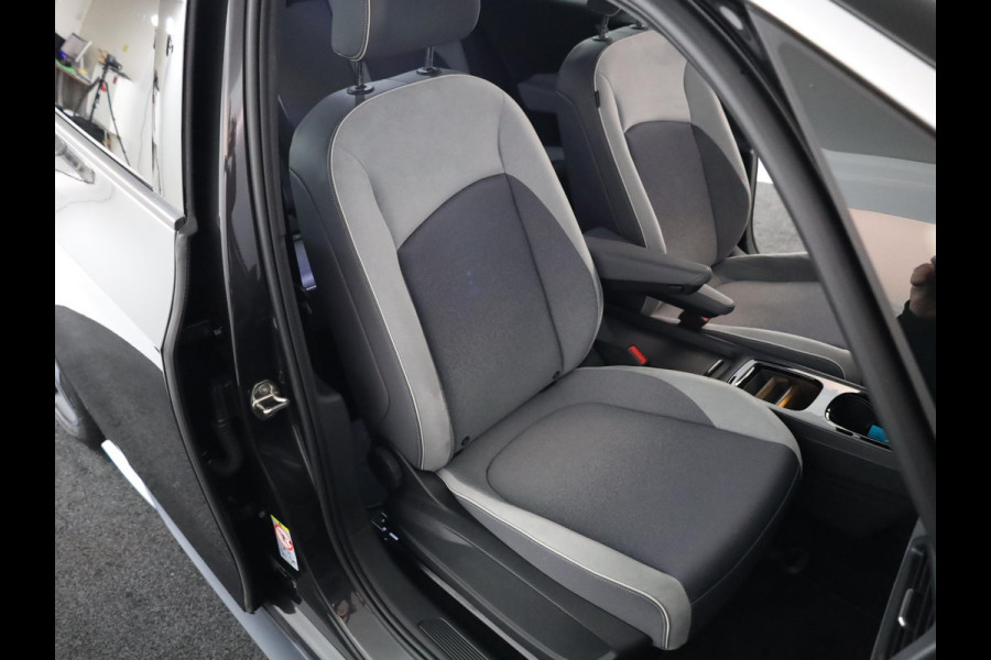 Volkswagen ID.3 First Plus 58 kWh 204 pk | Navigatie | Parkeersensoren | Achteruitrijcamera | Adaptieve cruise control | Matrix LED koplampen | Stoelverwarming |