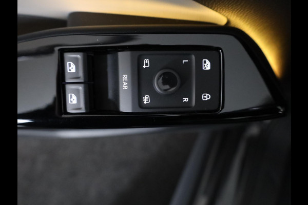 Volkswagen ID.3 First Plus 58 kWh 204 pk | Navigatie | Parkeersensoren | Achteruitrijcamera | Adaptieve cruise control | Matrix LED koplampen | Stoelverwarming |