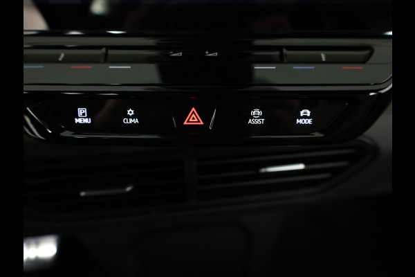 Volkswagen ID.3 First Plus 58 kWh 204 pk | Navigatie | Parkeersensoren | Achteruitrijcamera | Adaptieve cruise control | Matrix LED koplampen | Stoelverwarming |