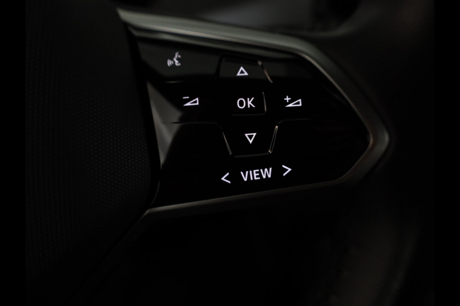 Volkswagen ID.3 First Plus 58 kWh 204 pk | Navigatie | Parkeersensoren | Achteruitrijcamera | Adaptieve cruise control | Matrix LED koplampen | Stoelverwarming |