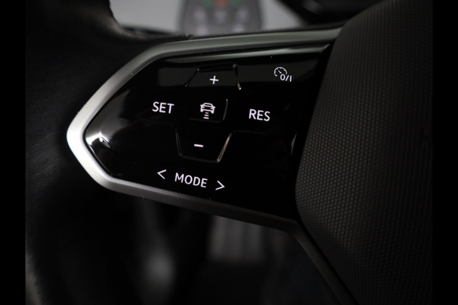 Volkswagen ID.3 First Plus 58 kWh 204 pk | Navigatie | Parkeersensoren | Achteruitrijcamera | Adaptieve cruise control | Matrix LED koplampen | Stoelverwarming |